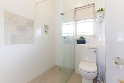 B7 Crawley Apartment 1 BRM & Sleepout Near UWA - Kingaroy Accommodation 1