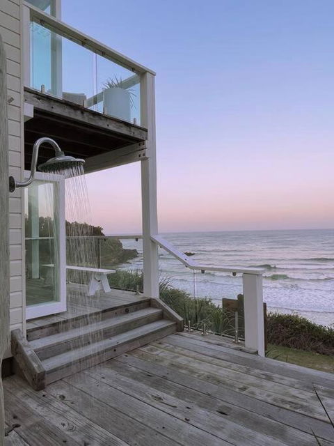BAY PROPERTIES . Beach House Studio - Kingaroy Accommodation 0