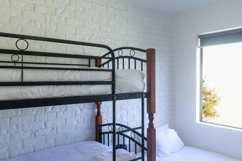 BAY PROPERTIES . Beach Street - Kingaroy Accommodation 4