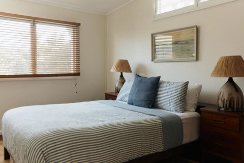BAY PROPERTIES . The Sailor Shack - Kingaroy Accommodation 3
