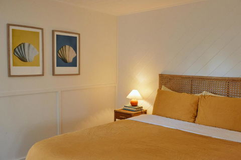 BAY PROPERTIES . The Sailors Bungalow - Kingaroy Accommodation 3