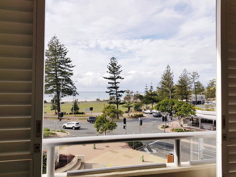 Blue C Coolangatta - Kingaroy Accommodation 5