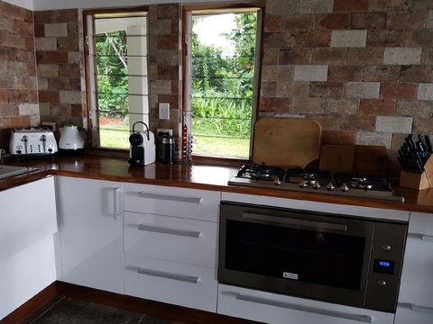 Cairns Beach House Our Oasis - Kingaroy Accommodation 17