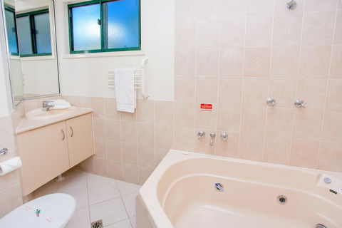 NRMA Bowen Beachfront Holiday Park - Kingaroy Accommodation 14