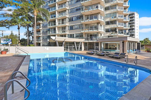 Pacific Regis Beachfront Holiday Apartments - Kingaroy Accommodation 3