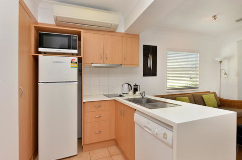 Port Douglas Apartments - Adults Only Oasis - Kingaroy Accommodation 8