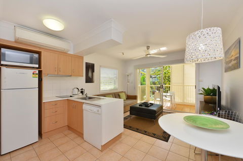 Port Douglas Apartments - Adults Only Oasis - Kingaroy Accommodation 0
