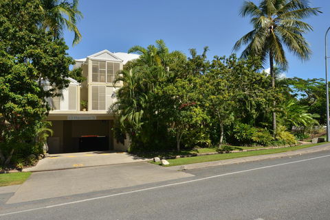 Port Douglas Apartments - Adults Only Oasis - Kingaroy Accommodation 28