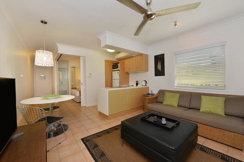 Port Douglas Apartments - Adults Only Oasis - Kingaroy Accommodation 7
