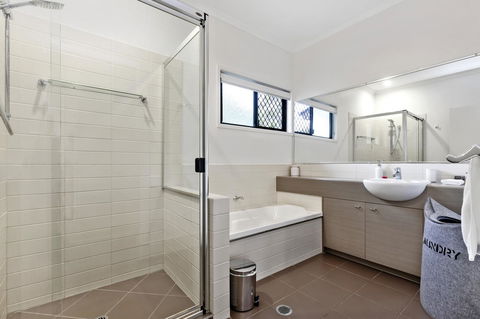 Lotus Retreat - Kingaroy Accommodation 1