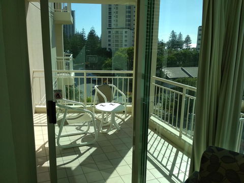 Maldives Resort Main Beach, Gold Coast - Kingaroy Accommodation 37