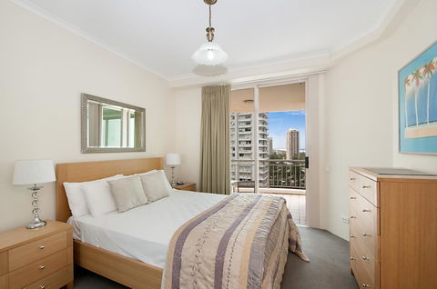 Maldives Resort Main Beach, Gold Coast - Kingaroy Accommodation 39