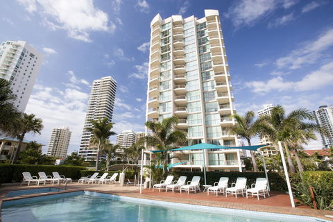 Maldives Resort Main Beach, Gold Coast - Kingaroy Accommodation 0