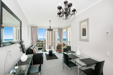 Maldives Resort Main Beach, Gold Coast - Kingaroy Accommodation 31