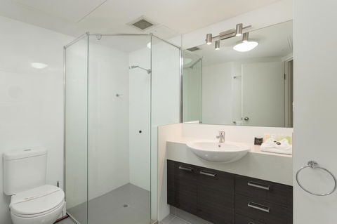 Maldives Resort Main Beach, Gold Coast - Kingaroy Accommodation 19