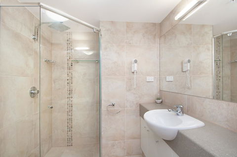 Maldives Resort Main Beach, Gold Coast - Kingaroy Accommodation 34