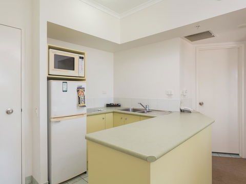 Maldives Resort Main Beach, Gold Coast - Kingaroy Accommodation 5