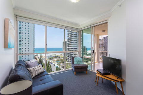 Maldives Resort Main Beach, Gold Coast - Kingaroy Accommodation 23