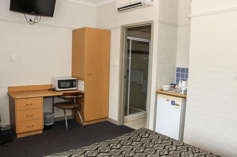 Salisbury Hotel Motel - Kingaroy Accommodation 18