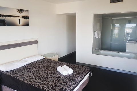 Hinchinbrook Holiday Apartments - Kingaroy Accommodation 11