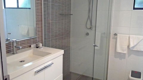 Hinchinbrook Holiday Apartments - Kingaroy Accommodation 9