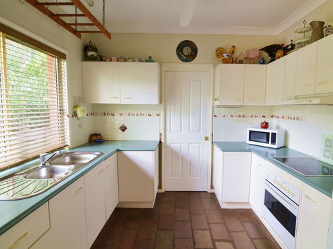 Apple Tree Cottage Montville - Kingaroy Accommodation 6