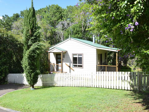 Apple Tree Cottage Montville - Kingaroy Accommodation 2