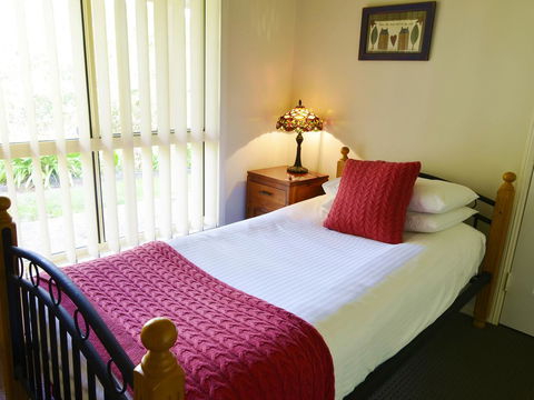 Apple Tree Cottage Montville - Kingaroy Accommodation 9