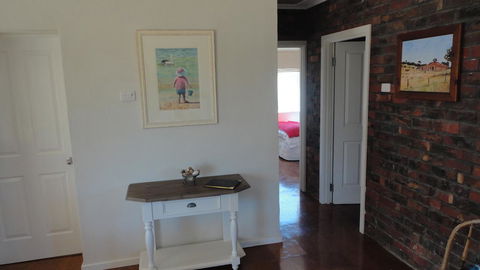 Ratcliff Cottage - Kingaroy Accommodation 13