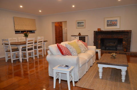 Ratcliff Cottage - Kingaroy Accommodation 10