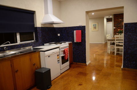 Ratcliff Cottage - Kingaroy Accommodation 18