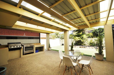 Ocean Wave - Kingaroy Accommodation 19
