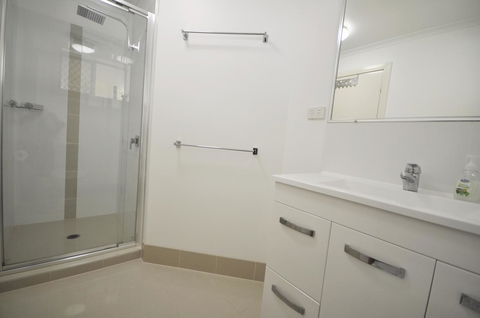 Ocean Wave - Kingaroy Accommodation 14