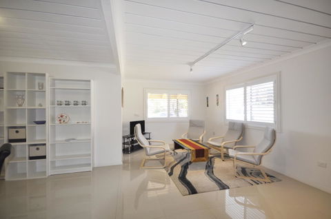 Ocean Wave - Kingaroy Accommodation 9