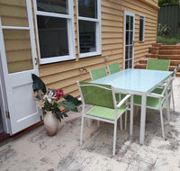 Retro Beach Flat - Kingaroy Accommodation