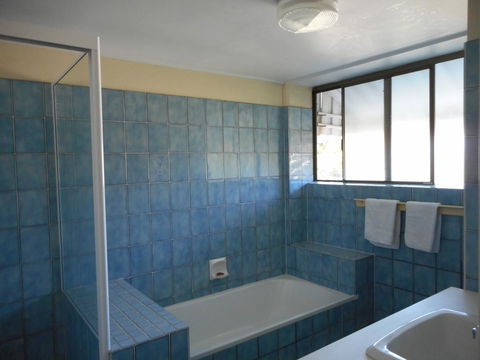 Placid Waters Holiday Apartments - Kingaroy Accommodation 14