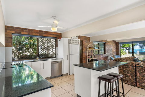 Bribie Beach House - Kingaroy Accommodation 8