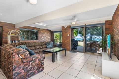 Bribie Beach House - Kingaroy Accommodation 7