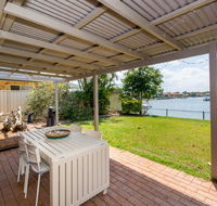 Lowset home on the canal - Dolphin Dr Bongaree - Kingaroy Accommodation