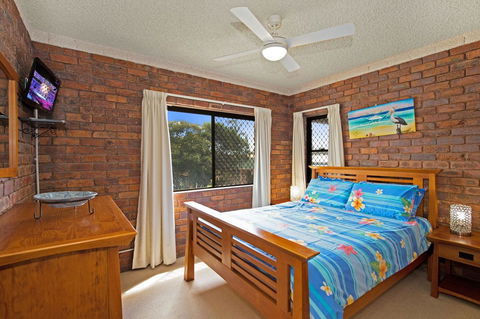 Waterviews,Pool, Wifi Its All Here !- Welsby Pde, Bongaree - Kingaroy Accommodation 14