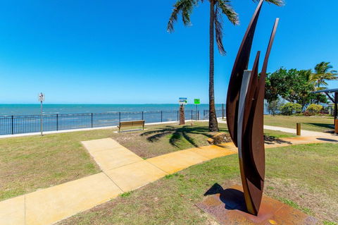 Waterviews,Pool, Wifi Its All Here !- Welsby Pde, Bongaree - Kingaroy Accommodation 8