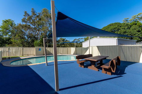 Waterviews,Pool, Wifi Its All Here !- Welsby Pde, Bongaree - Kingaroy Accommodation 17