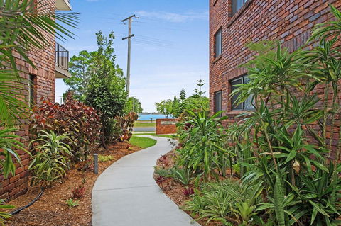 Waterviews,Pool, Wifi Its All Here !- Welsby Pde, Bongaree - Kingaroy Accommodation 15