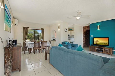 Waterviews,Pool, Wifi Its All Here !- Welsby Pde, Bongaree - Kingaroy Accommodation 22