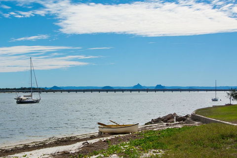 Waterviews,Pool, Wifi Its All Here !- Welsby Pde, Bongaree - Kingaroy Accommodation 6