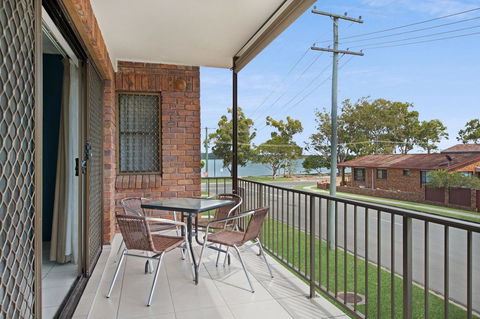 Waterviews,Pool, Wifi Its All Here !- Welsby Pde, Bongaree - Kingaroy Accommodation 0