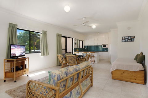 Quiet Location Across From Waterfront - South Esp, Bongaree - Kingaroy Accommodation 12