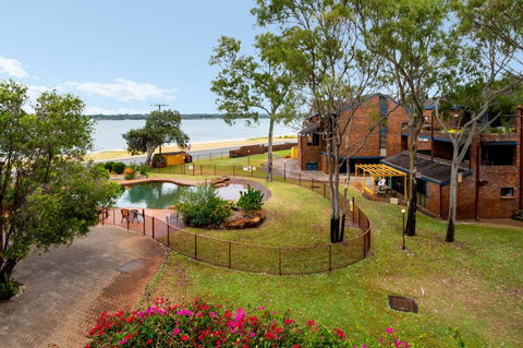 Spacious Family Unit With Incredible Views. - Kingaroy Accommodation 8