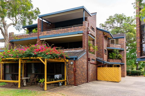 Spacious Family Unit With Incredible Views. - Kingaroy Accommodation 2
