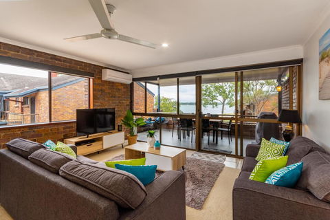 Spacious Family Unit With Incredible Views. - Kingaroy Accommodation 1